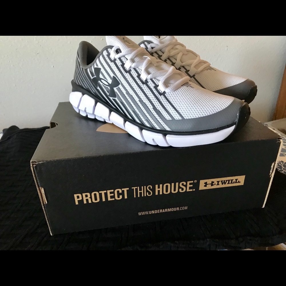Under Armour Scramjet Boys Shoes-FINAL SALE